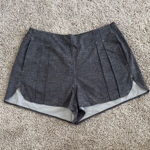 Lululemon Pleated Shorts sz 4